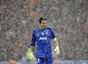 开云体育官网-英超争冠之夜，阿尔瓦雷斯刷新纪录，一场载入史册的足球盛宴