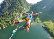 开云足球直播-韩国队横扫印尼队，马琳惊艳四座，一场技术与意志的完美风暴