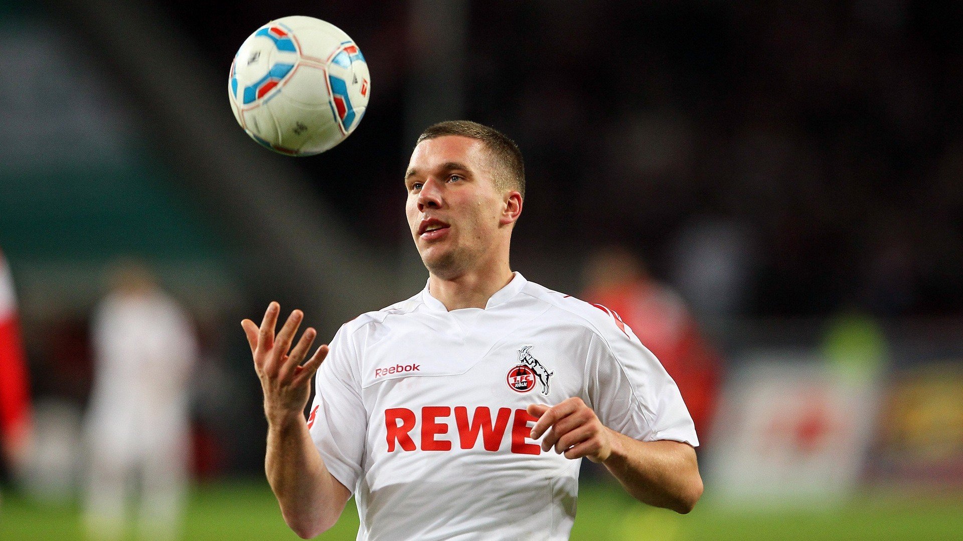 掘金主场力克步行者，戴维斯统治级表现诠释完美定义