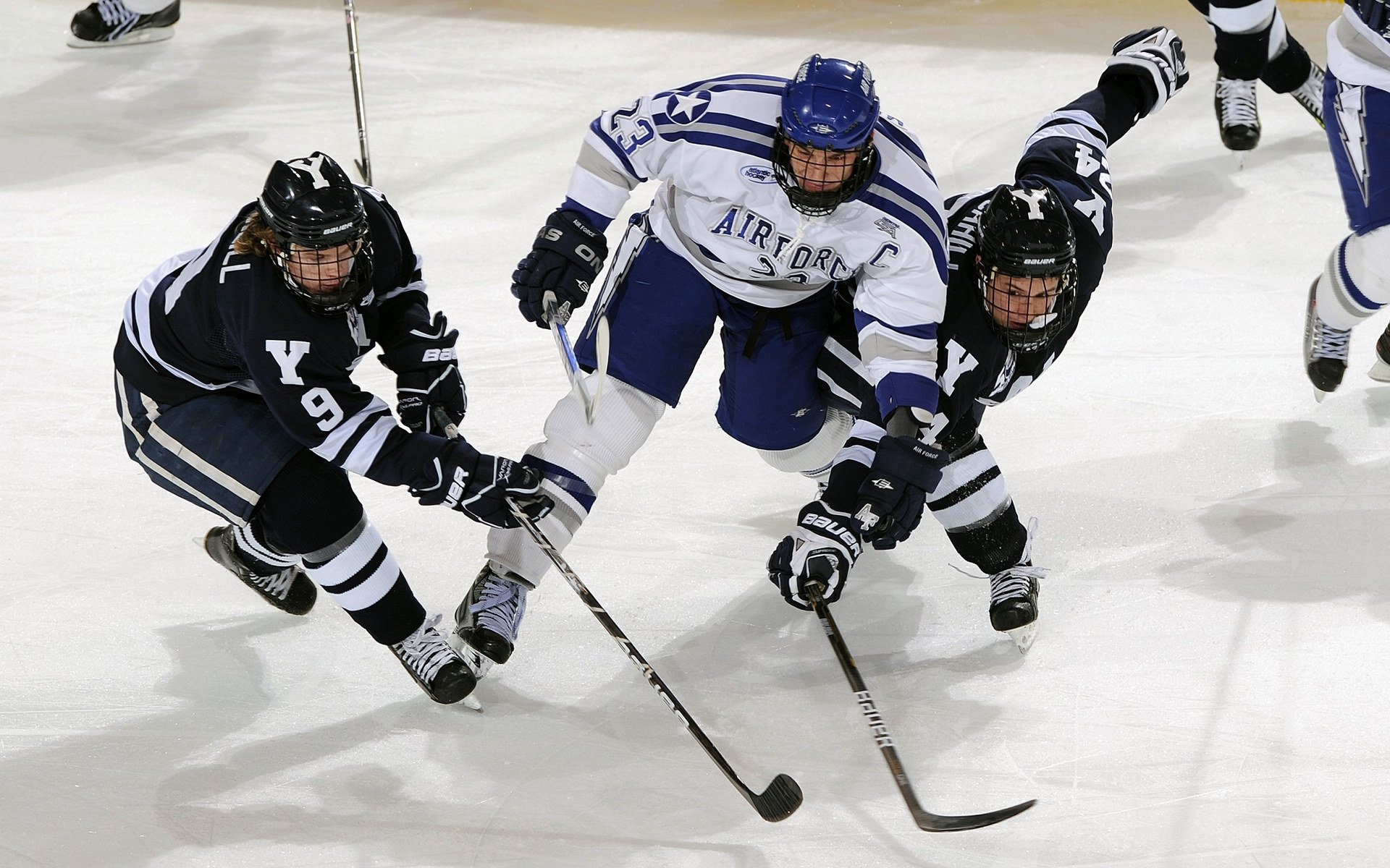 赛道上的王朝更迭，佩雷兹统治全场，红牛轻取梅赛德斯